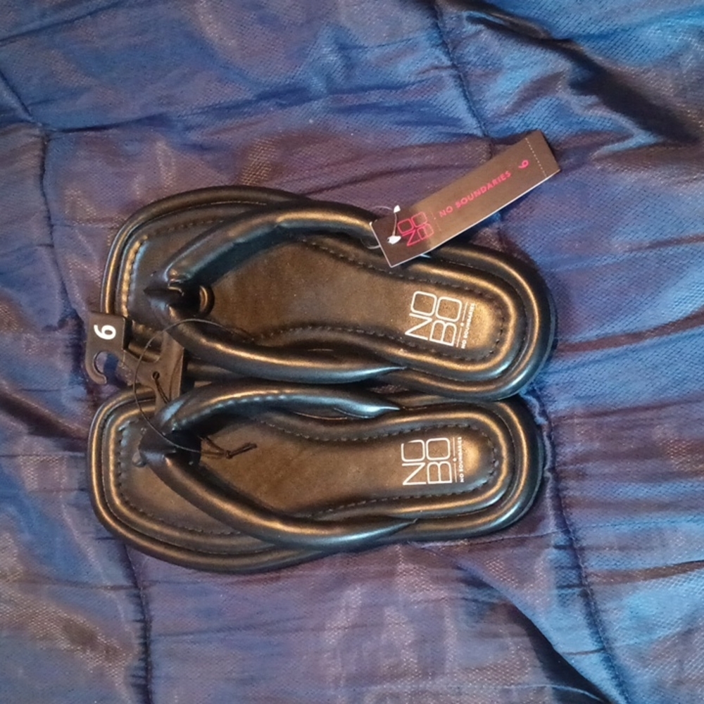 W NB puffy flip flop